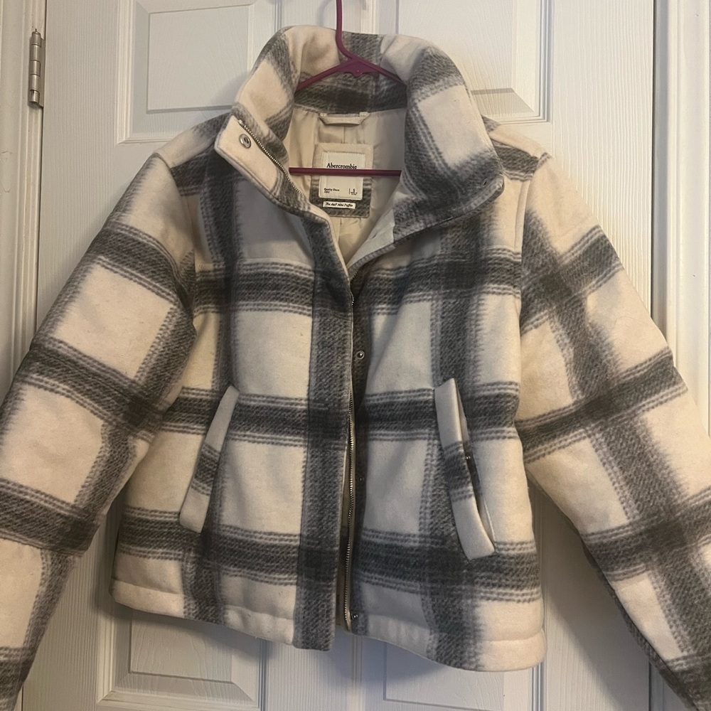 Abercrombie women’s puffer jacket